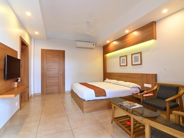 קוז'יקודה Maharani Hotel מראה חיצוני תמונה